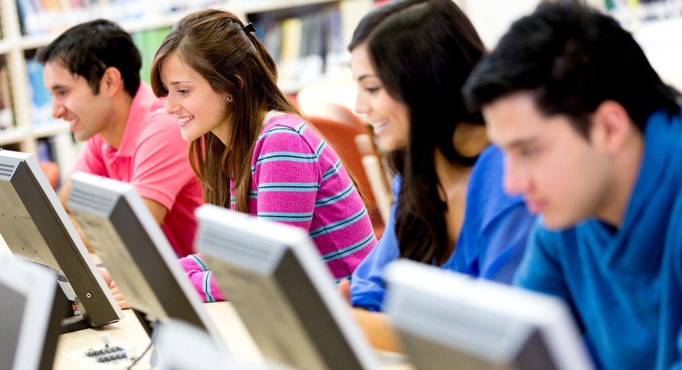 students on their pc